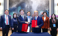 中国药促会会长张抒扬会见韩国制药生物协会会长卢允宏